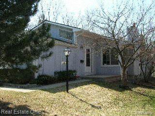 323 North Helen Avenue Rochester, MI 48307 - Photo 1 of 1 Front