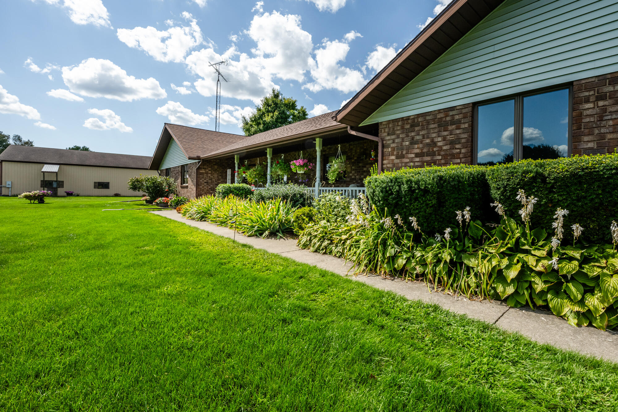 1370 North Park Road Coloma, MI 49038 - Photo 2 of 26 Park-106