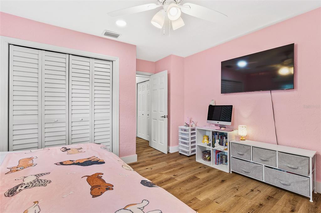 2215 Hibiscus Street Sarasota, FL 34239 - Photo 26 of 61
