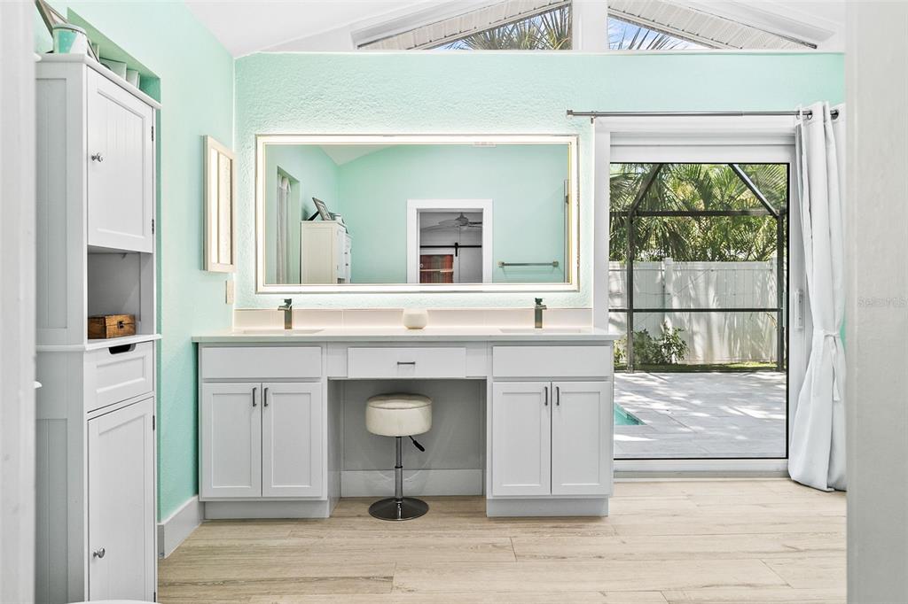 2215 Hibiscus Street Sarasota, FL 34239 - Photo 31 of 61