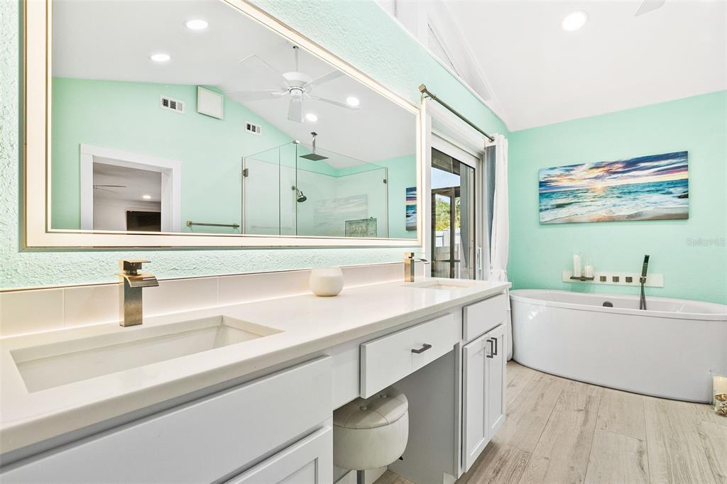 2215 Hibiscus Street Sarasota, FL 34239 - Photo 33 of 61