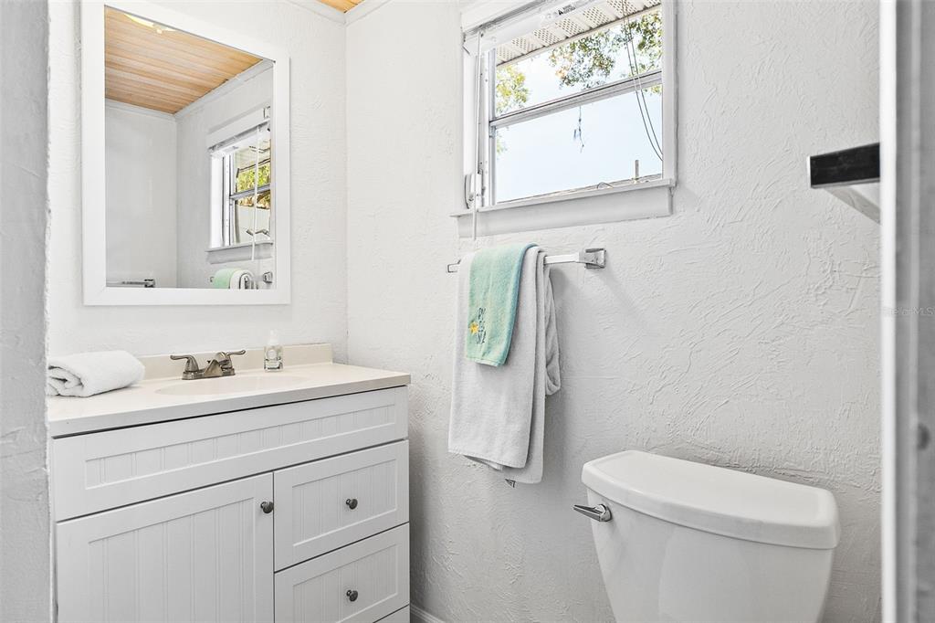 2215 Hibiscus Street Sarasota, FL 34239 - Photo 36 of 61