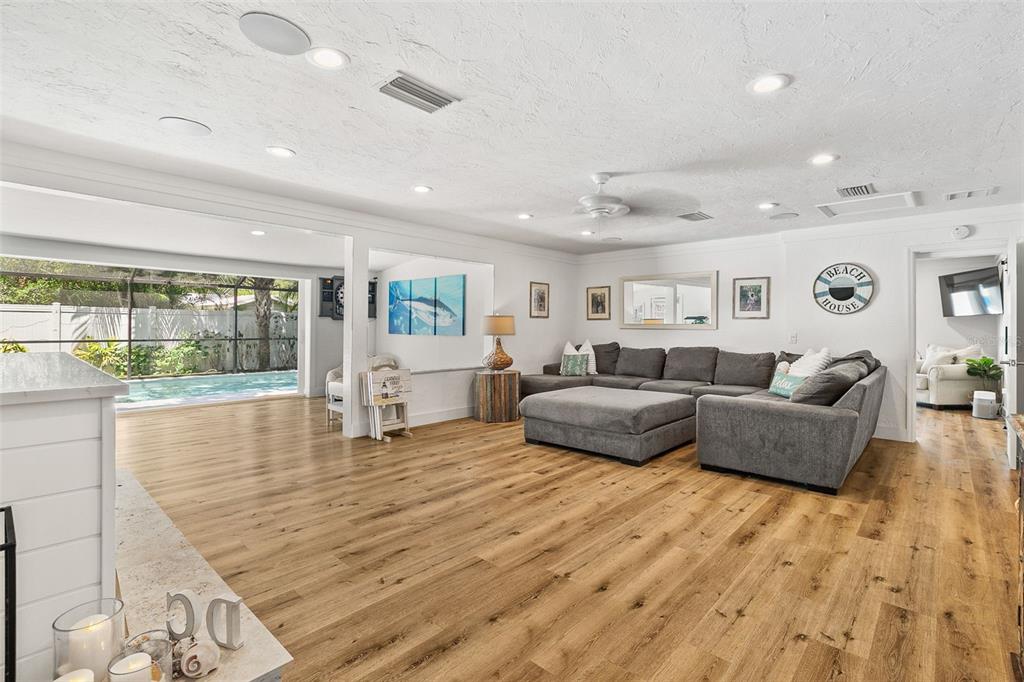 2215 Hibiscus Street Sarasota, FL 34239 - Photo 40 of 61