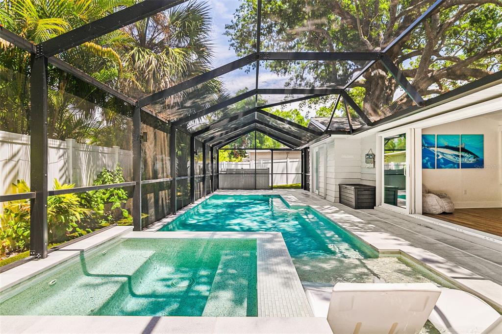 2215 Hibiscus Street Sarasota, FL 34239 - Photo 45 of 61