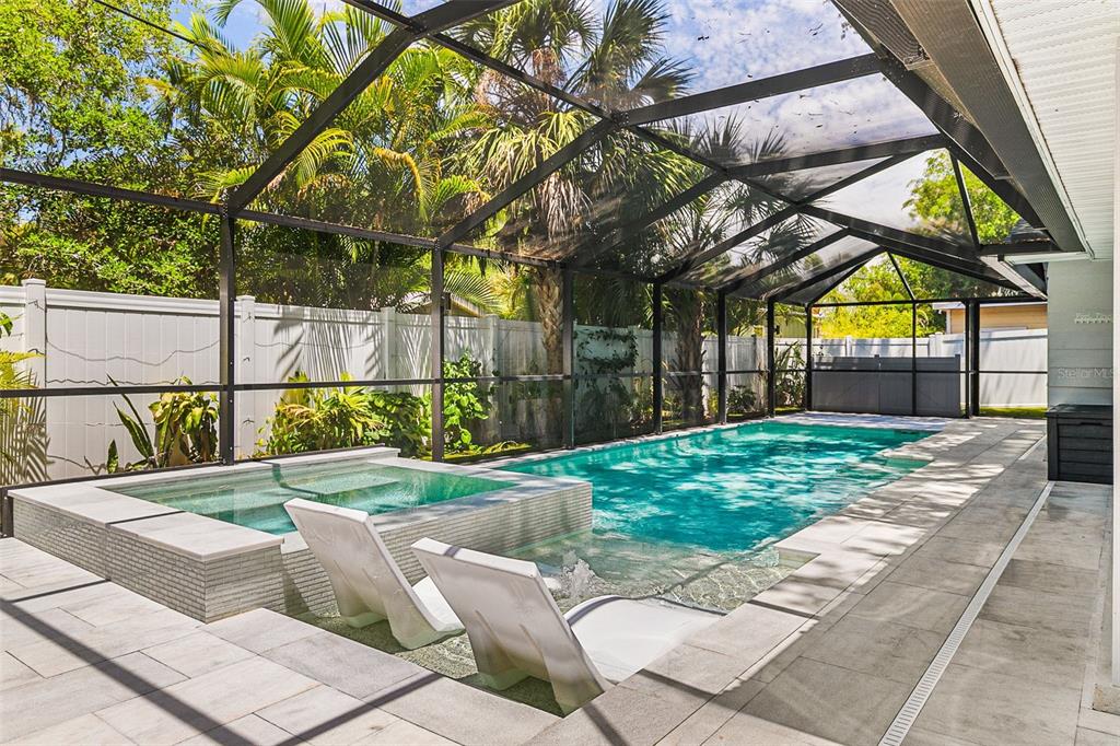 2215 Hibiscus Street Sarasota, FL 34239 - Photo 46 of 61