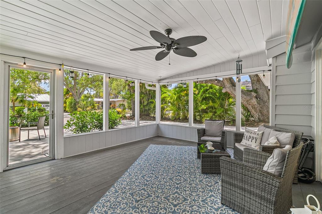 2215 Hibiscus Street Sarasota, FL 34239 - Photo 8 of 61