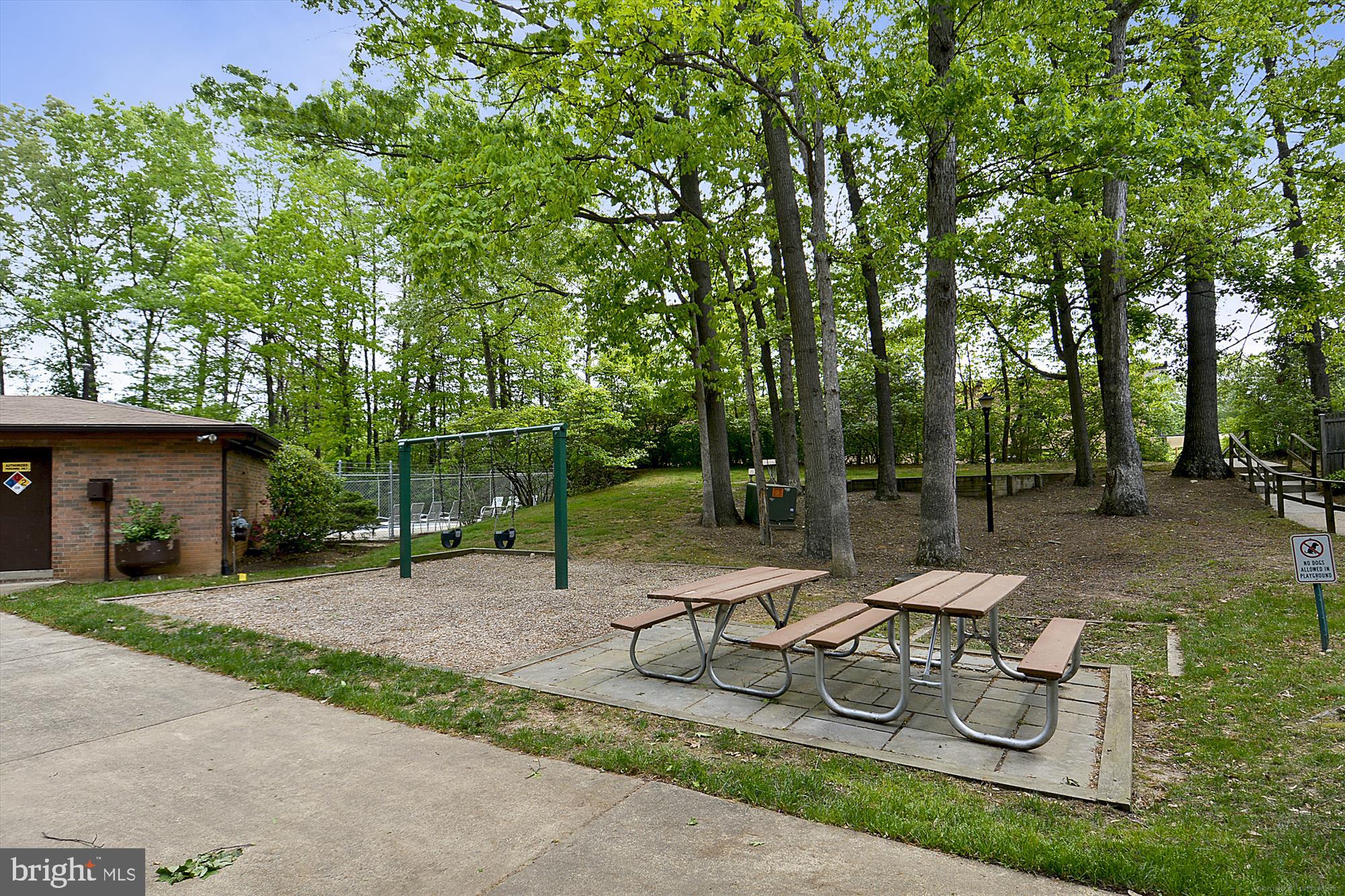 8353 Dunham Court, Unit 648 Springfield, VA 22152 - Photo 27 of 33 Two play areas with playground equipment
