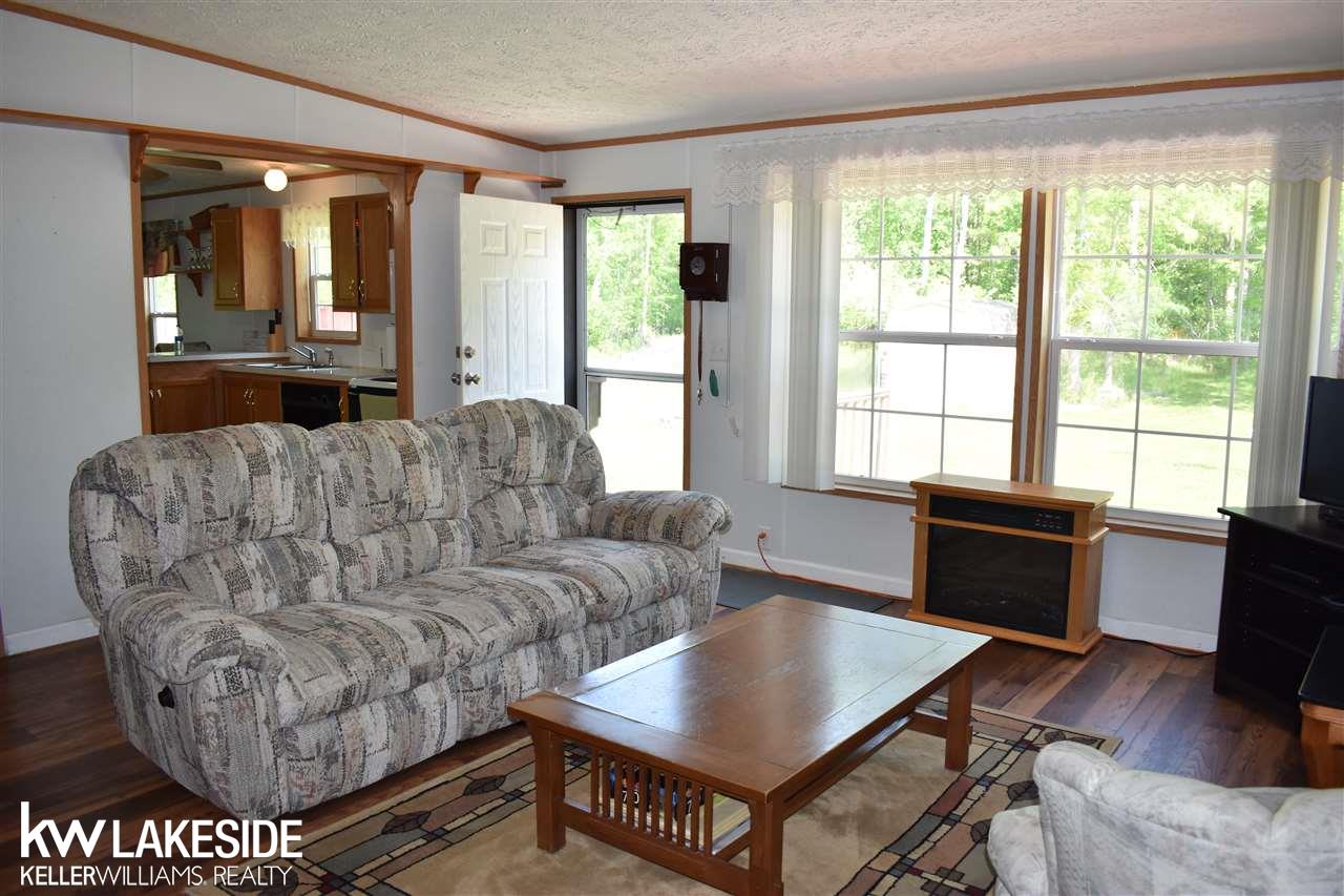 2232 Guernsey Road Beaverton, MI 48612 - Photo 3 of 41 31348784-2.JPG