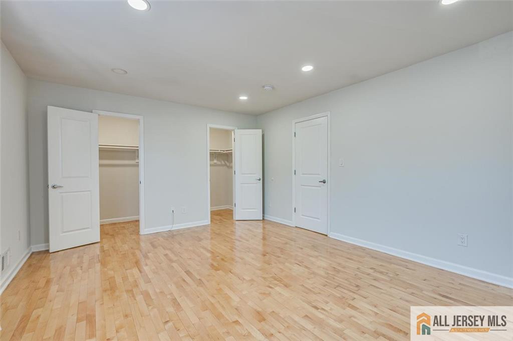 3406 Hana Road Edison, NJ 08817 - Photo 36 of 61