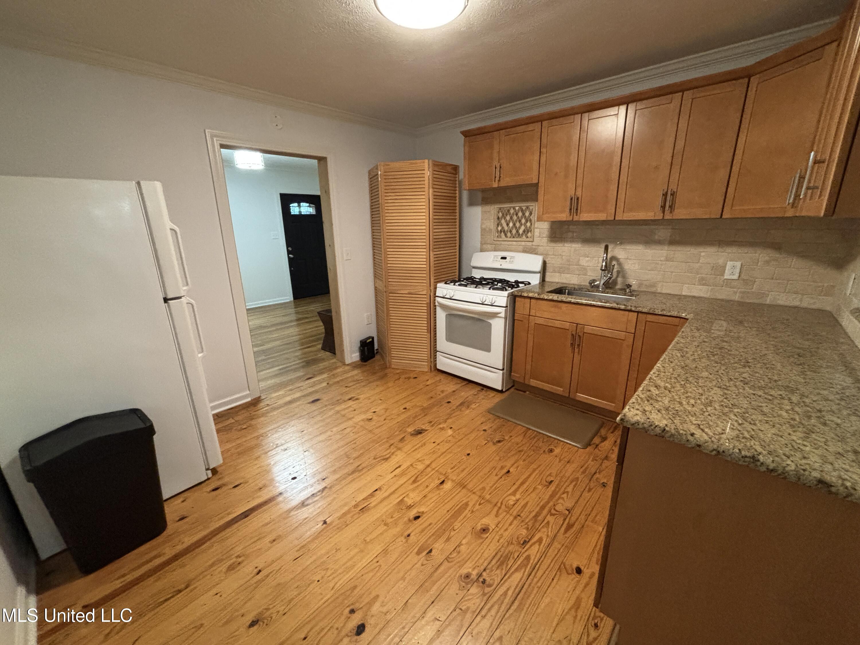 265 Lamar Street Durant, MS 39063 - Photo 17 of 41 IMG_4195