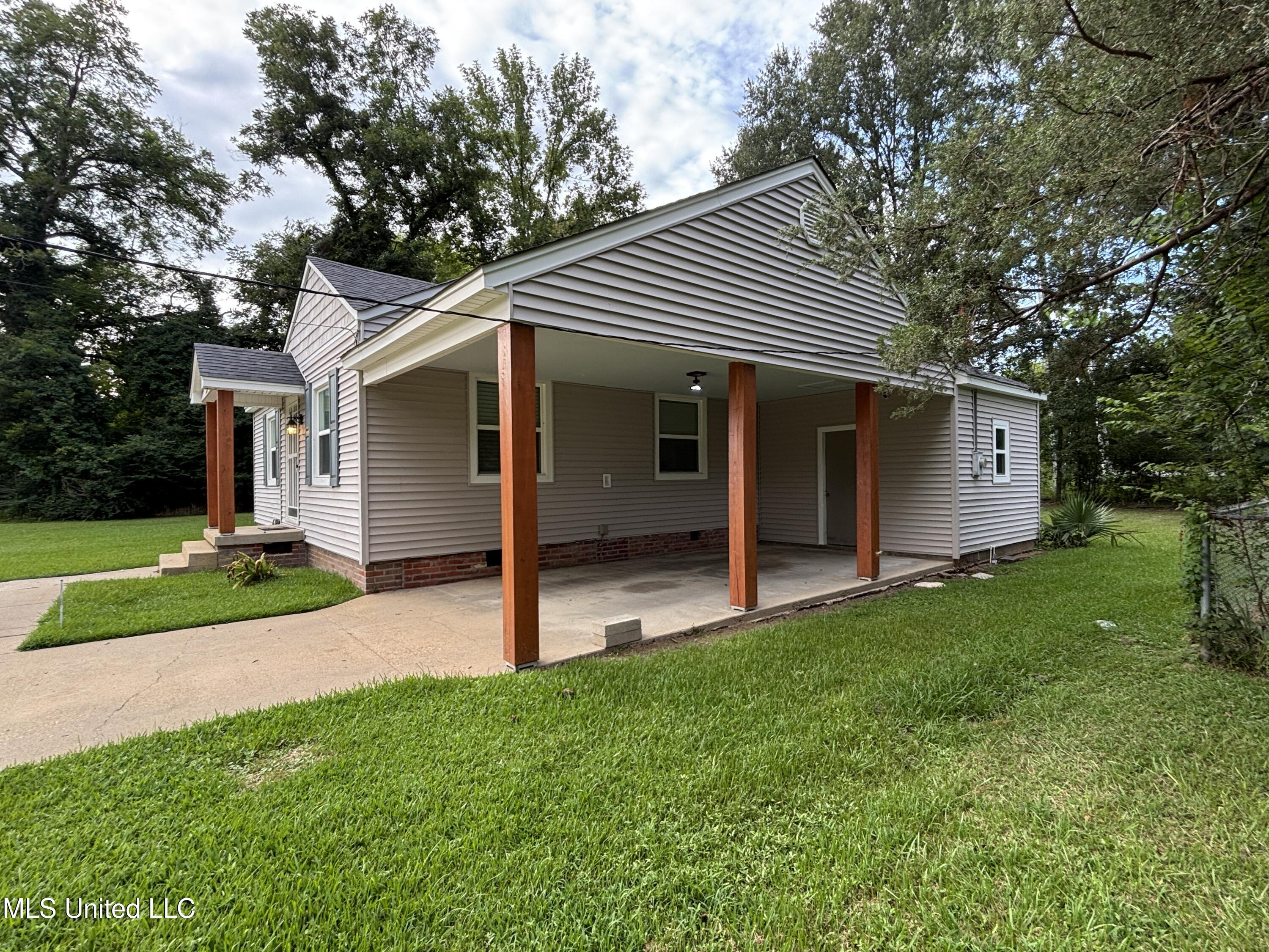 265 Lamar Street Durant, MS 39063 - Photo 2 of 41 IMG_4152