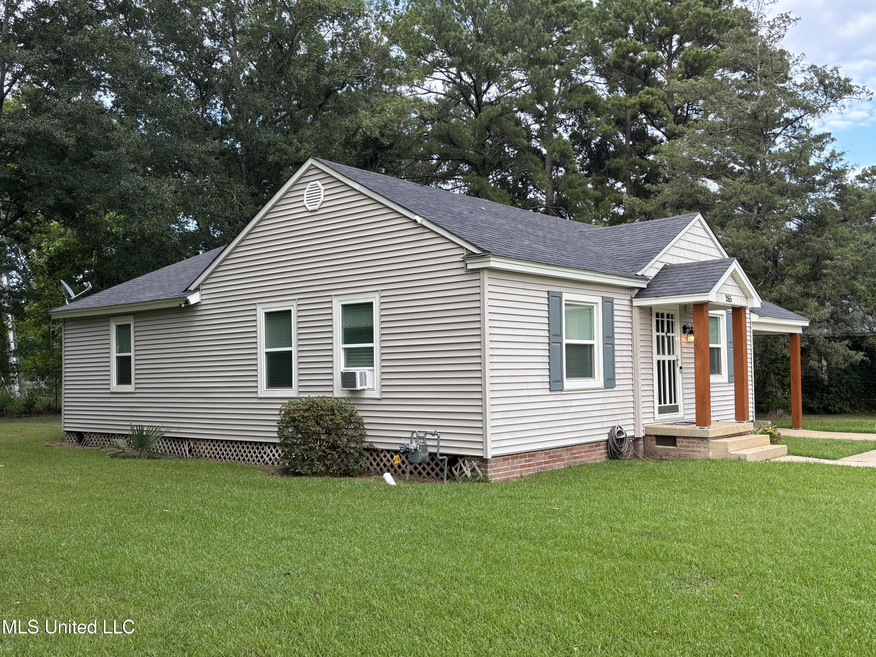 265 Lamar Street Durant, MS 39063 - Photo 3 of 41 IMG_4145