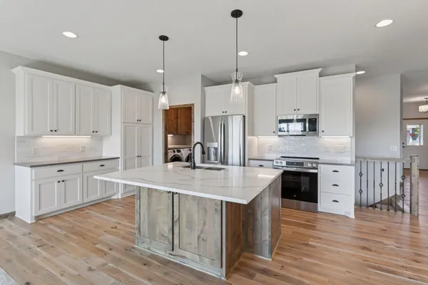 $625,500 | 109 Vista Way, Waconia, MN 55387