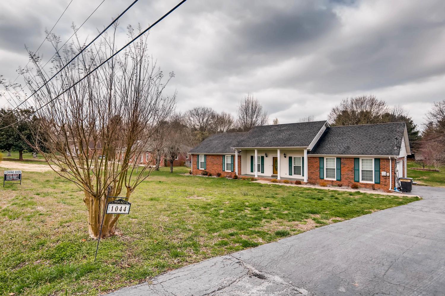 1044 Cliff White Road Columbia, TN 38401 - Photo 3 of 29 Gallery Image 3