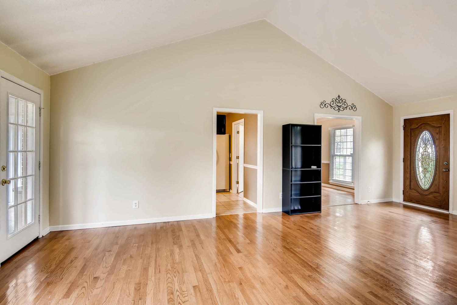 1044 Cliff White Road Columbia, TN 38401 - Photo 8 of 29 Gallery Image 8