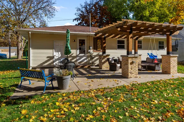 $310,000 | 1516 Center Street, Watertown, WI 53098