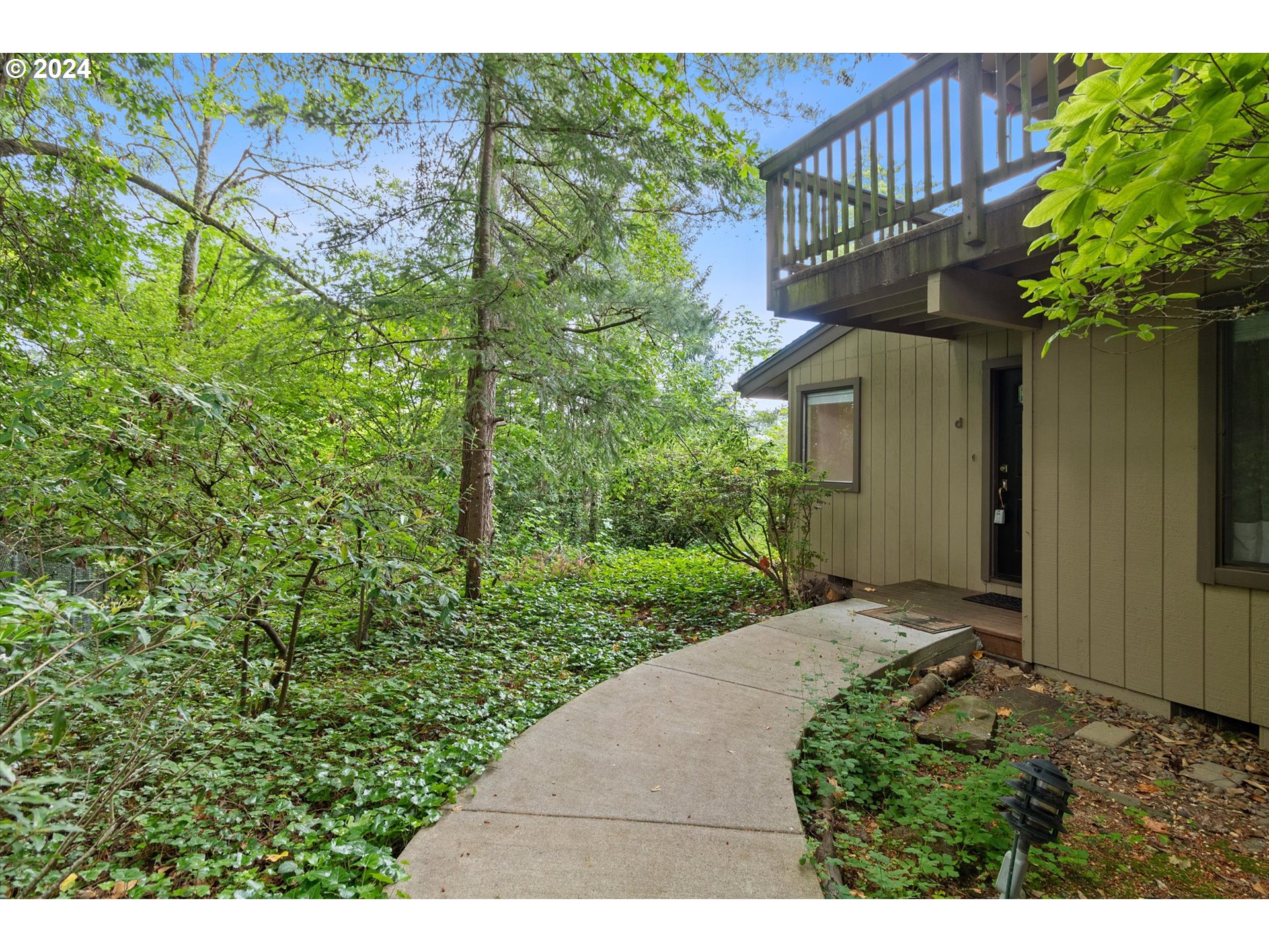 7740 Southwest Barnes Road, Unit D Portland, OR 97225 - Photo 3 of 25 Gallery Image 3