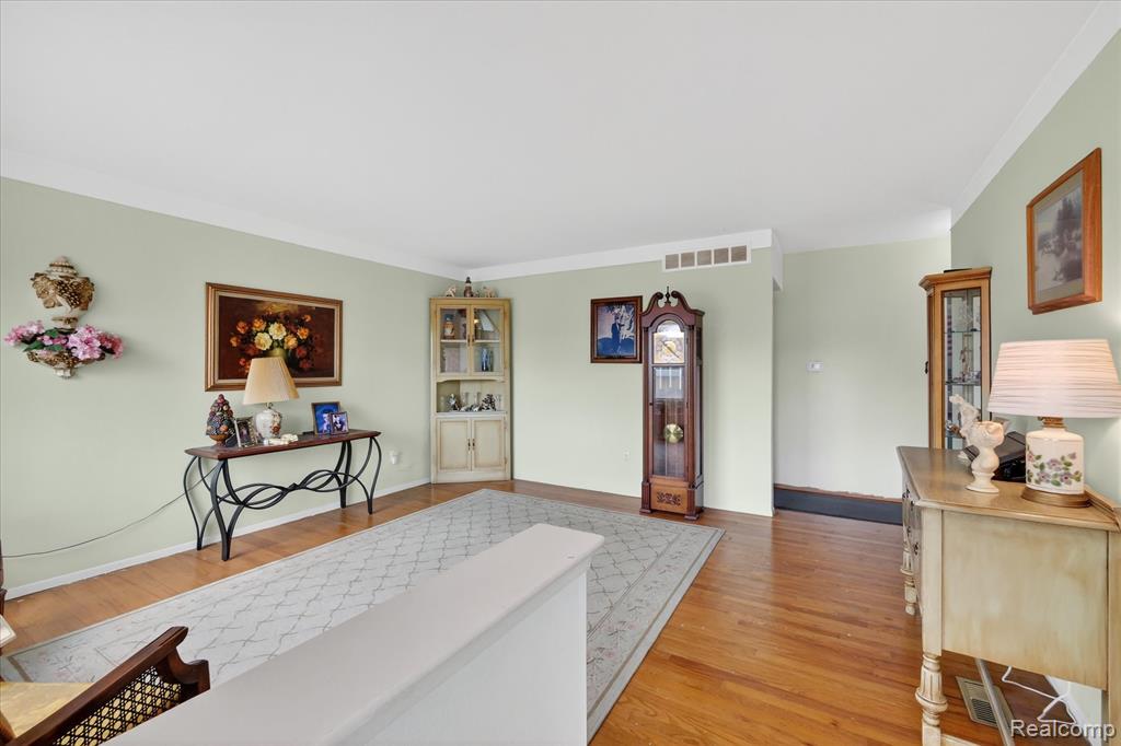 25046 Chestnut Street Taylor, MI 48180 - Photo 6 of 45