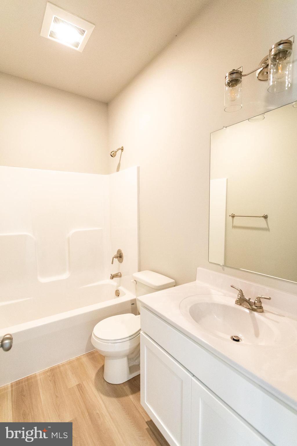 209 Kinneman Road, Unit 27 Abbottstown, PA 17301 - Photo 7 of 35 All photos are of a similar model