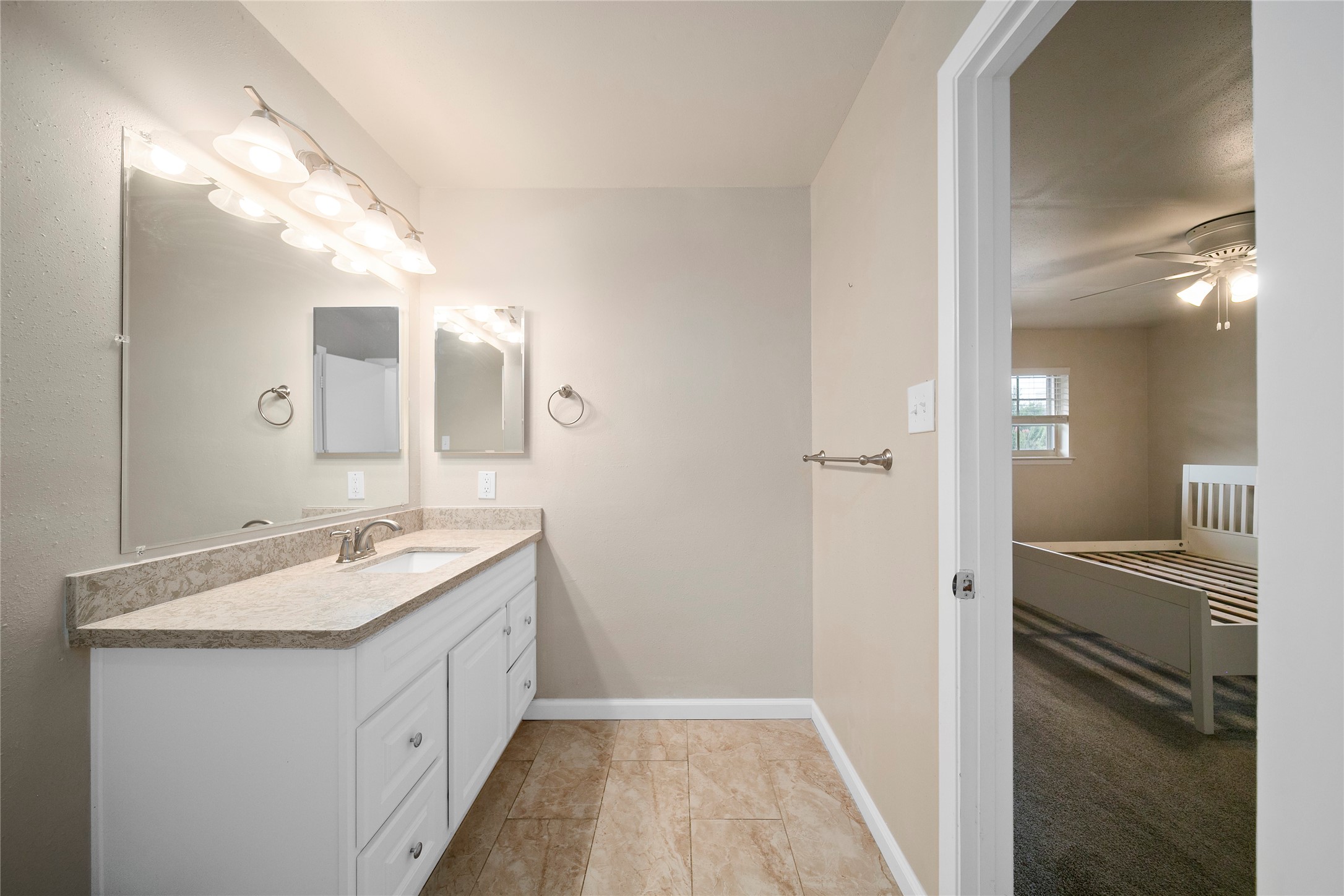 515 Tallowood Road, Unit 60 Houston, TX 77024 - Photo 7 of 29 Gallery Image 7