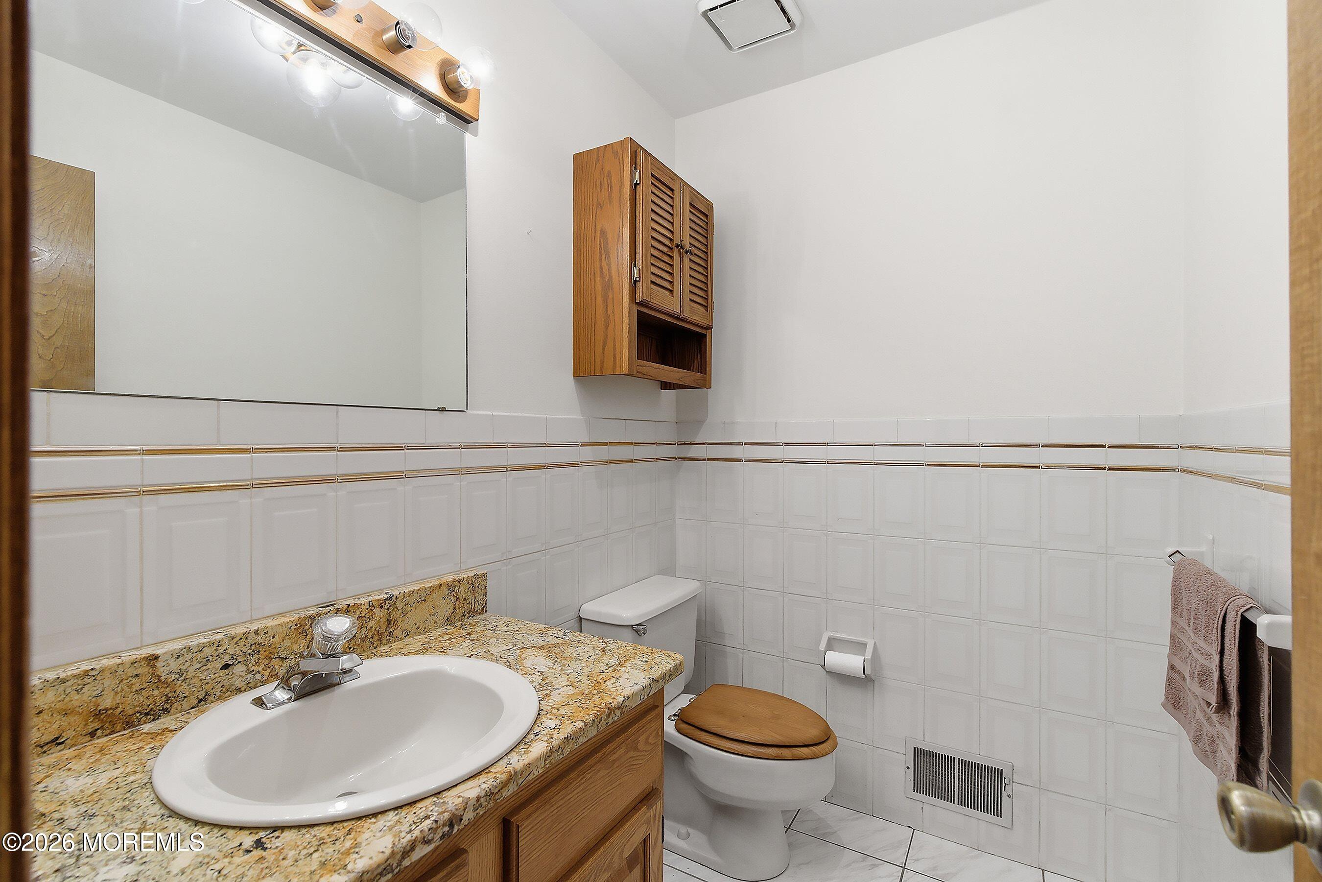 702 Radcliffe Road Lanoka Harbor, NJ 08734 - Photo 22 of 47 23-Bath 1