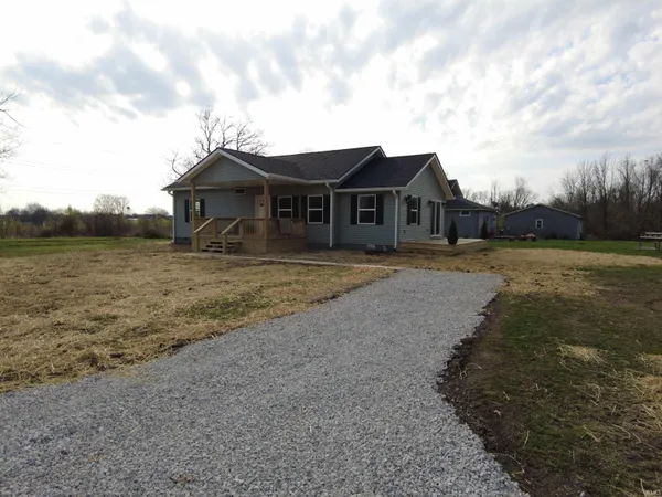 $239,900 | 444 South 4th Street, Mitchell, IN 47446