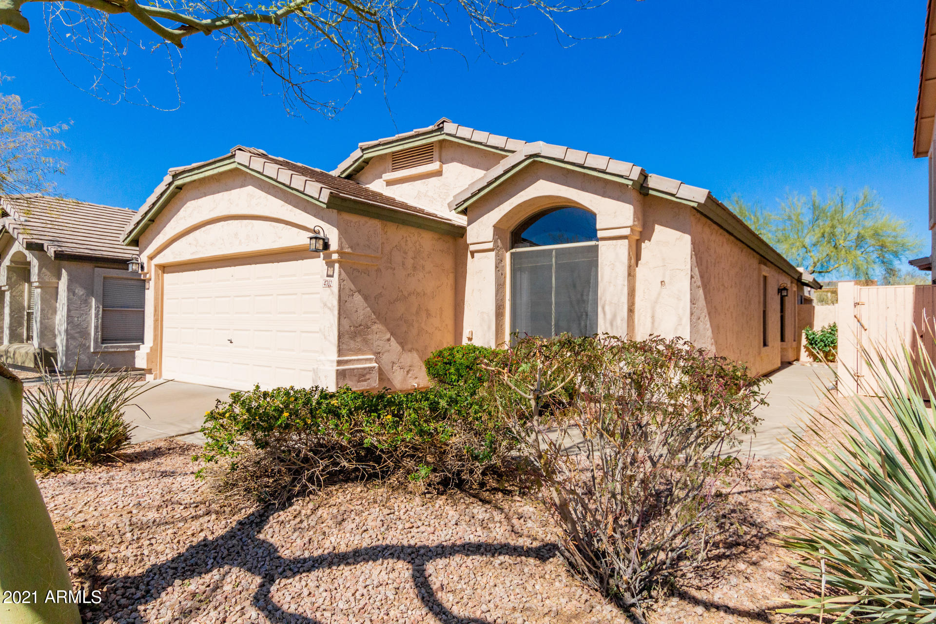 4702 East Mossman Road Phoenix, AZ 85050 - Photo 5 of 22 0002-Mossman 2