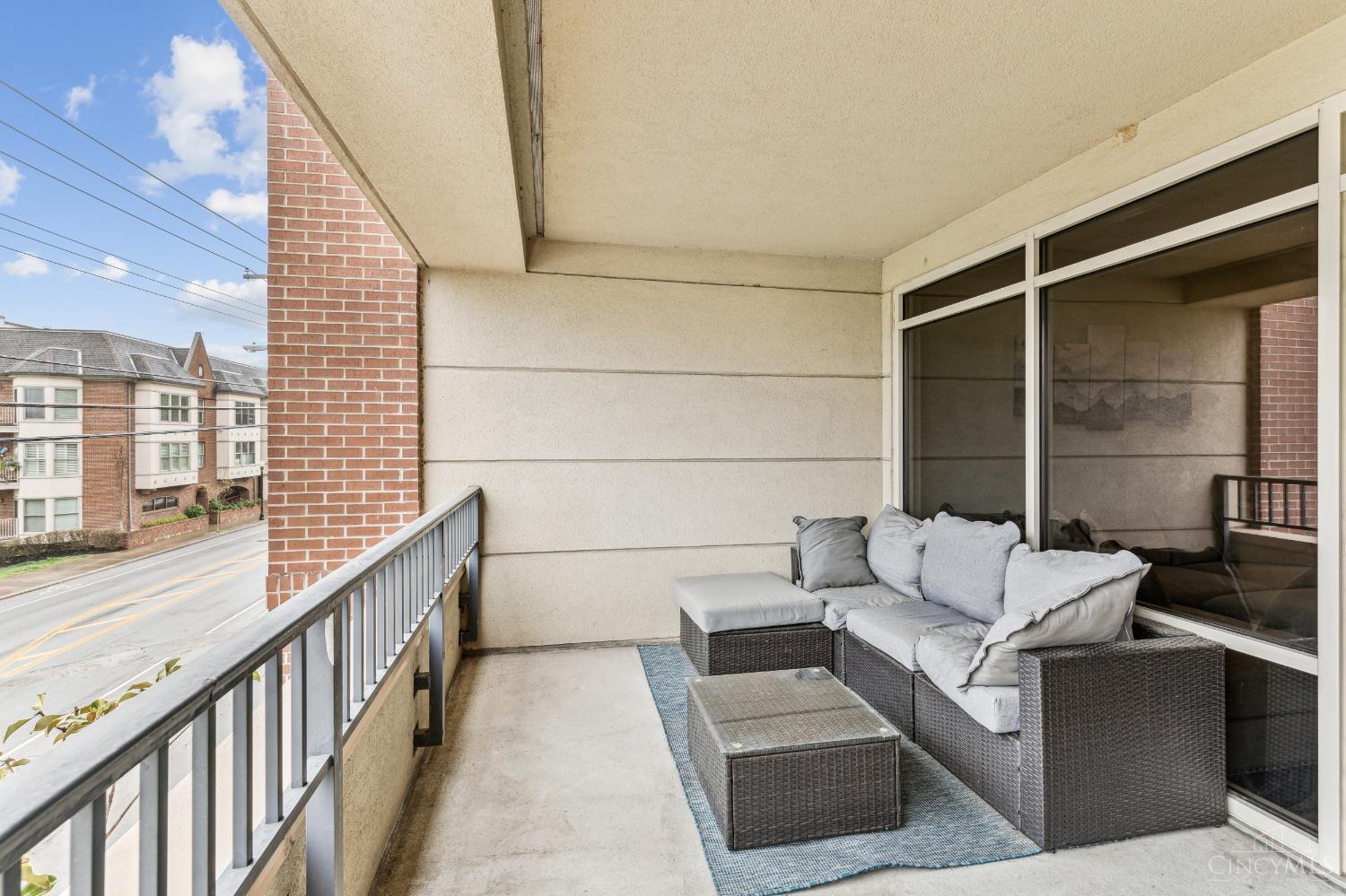 2260 Riverside Drive, Unit 205 Cincinnati, OH 45202 - Photo 33 of 37