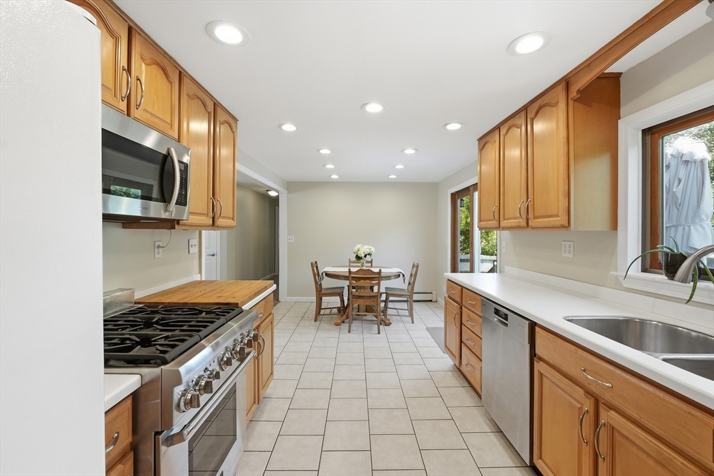43 Ransom Road Framingham, MA 01702 - Photo 9 of 42