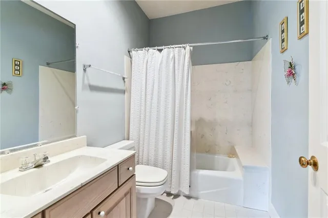 $479,900 | 33 Hermitage Drive, Marrero, LA 70072