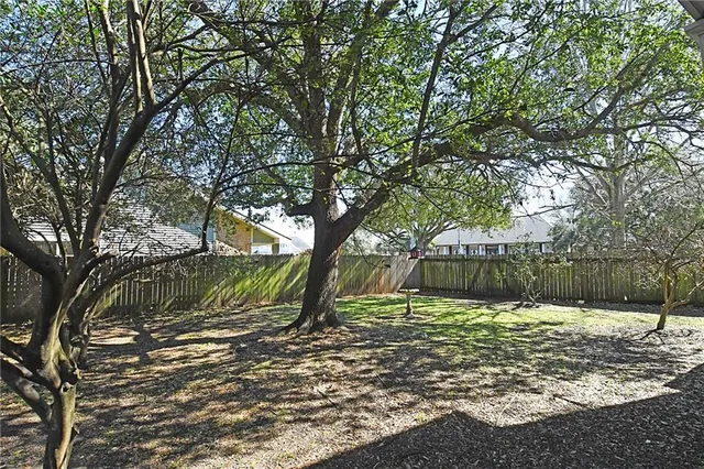 $479,900 | 33 Hermitage Drive, Marrero, LA 70072