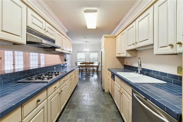 $479,900 | 33 Hermitage Drive, Marrero, LA 70072