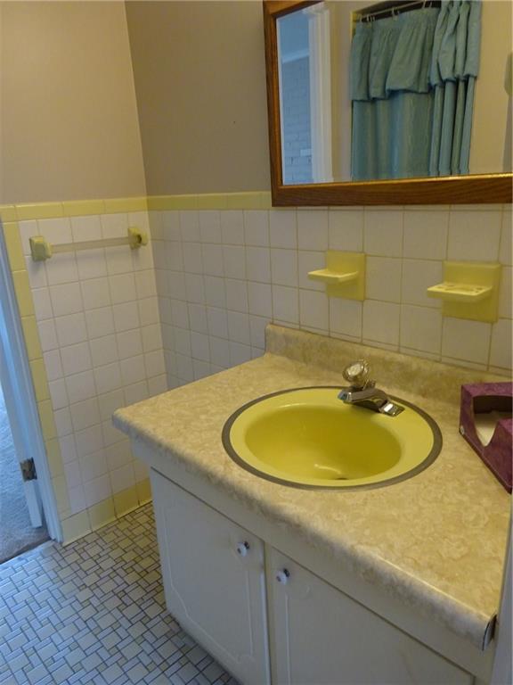 4138 Highgrove Road Pittsburgh, PA 15234 - Photo 13 of 25 Gallery Image 13