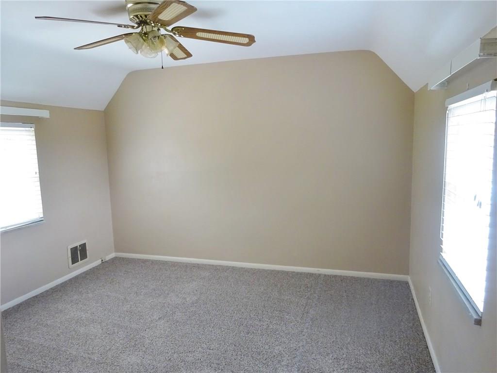 4138 Highgrove Road Pittsburgh, PA 15234 - Photo 15 of 25 Gallery Image 15