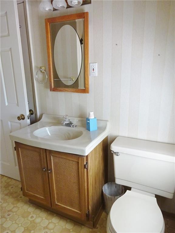 4138 Highgrove Road Pittsburgh, PA 15234 - Photo 18 of 25 Gallery Image 18