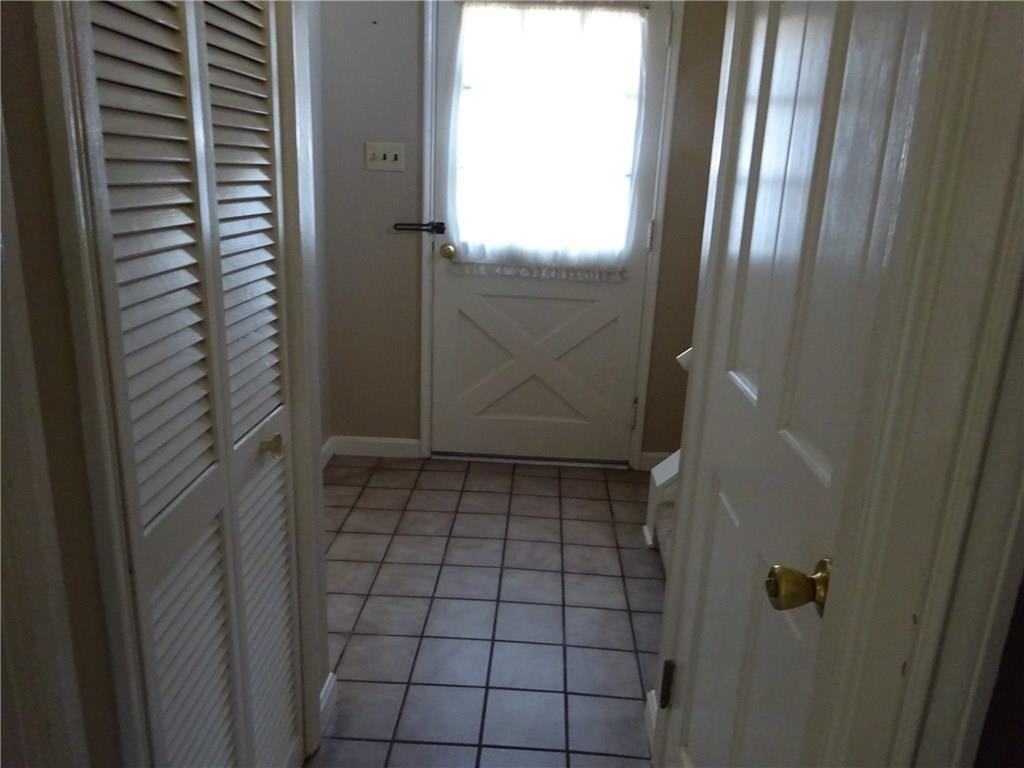 4138 Highgrove Road Pittsburgh, PA 15234 - Photo 3 of 25 Gallery Image 3