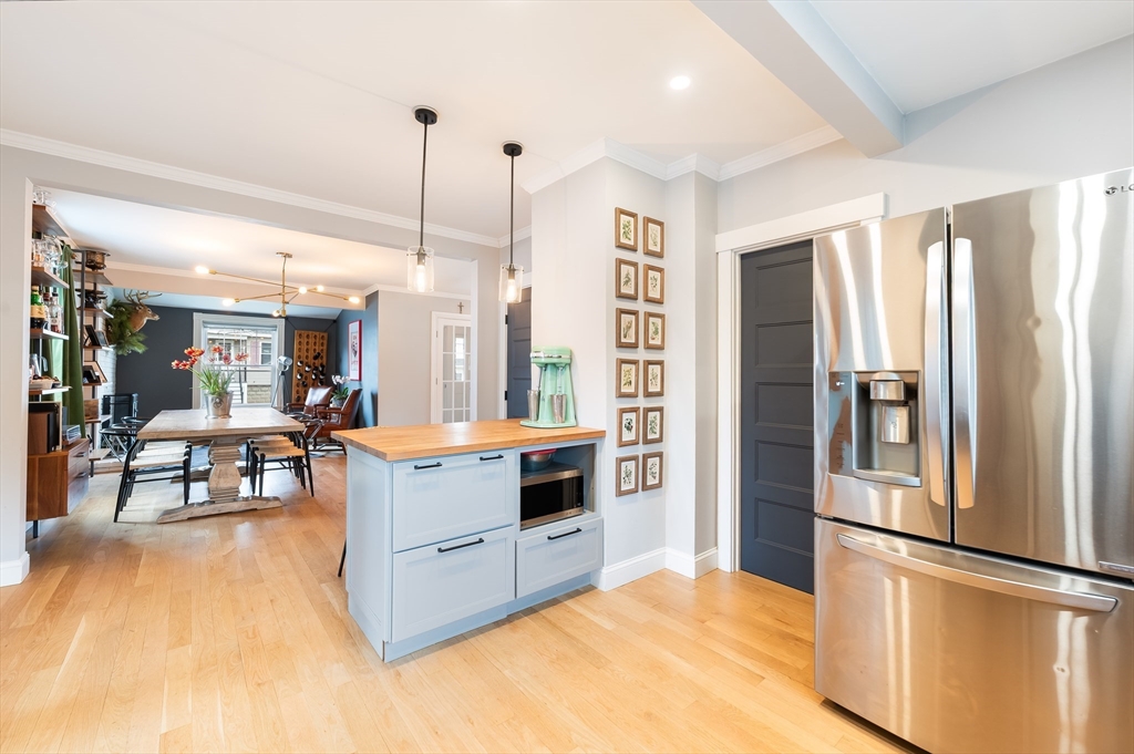 8 Horton Street Saugus, MA 01906 - Photo 15 of 41