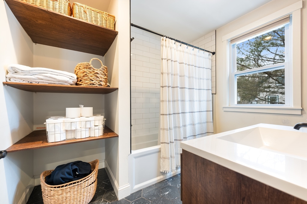8 Horton Street Saugus, MA 01906 - Photo 20 of 41