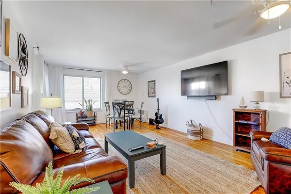 $5,000 | 401 Bellevue Avenue, Unit 303, Newport, RI 02840