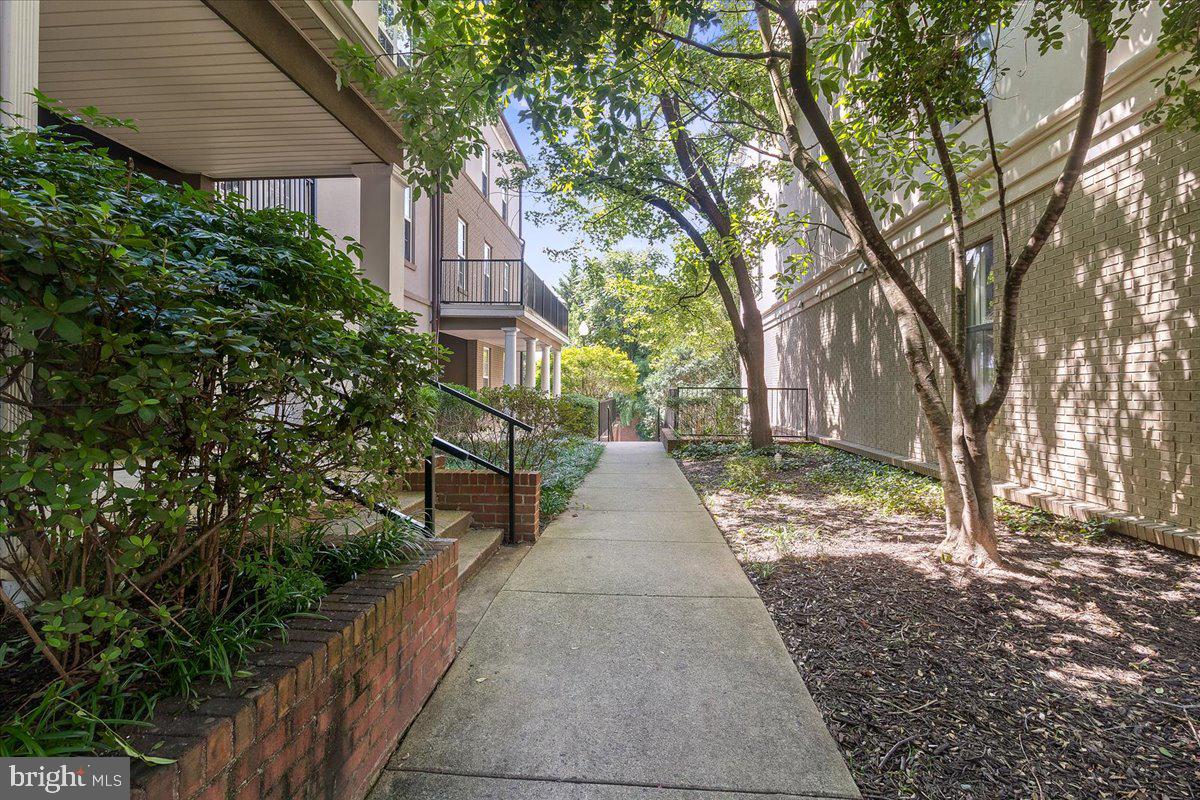 720 Walker Square, Unit 2B Charlottesville, VA 22903 - Photo 20 of 28