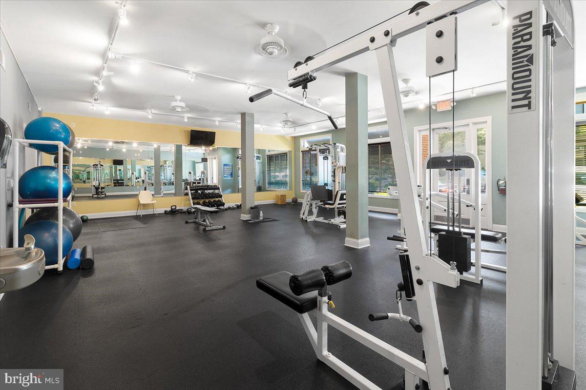 720 Walker Square, Unit 2B Charlottesville, VA 22903 - Photo 23 of 28