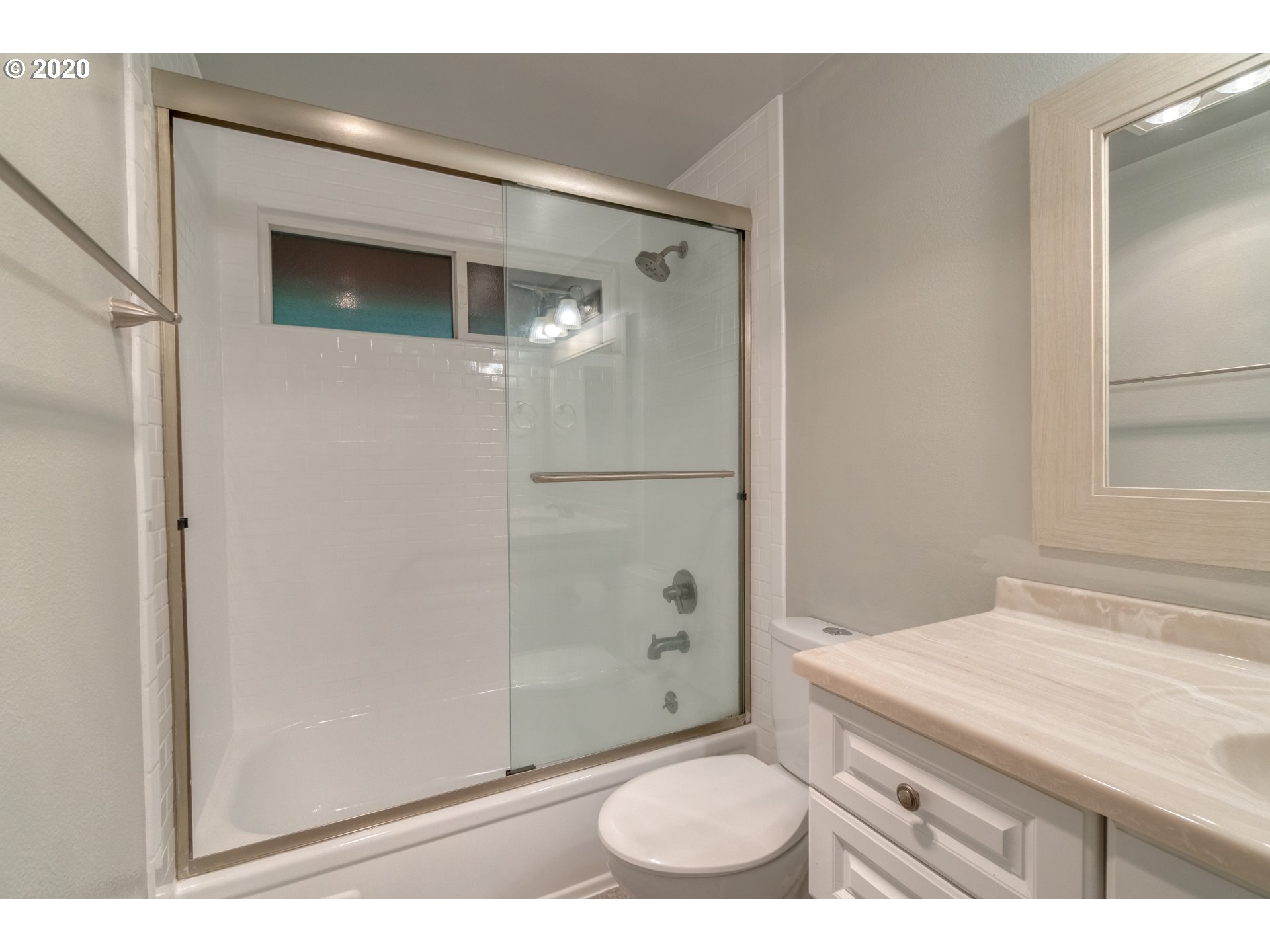 7520 Southwest Barnes Road, Unit B Portland, OR 97225 - Photo 22 of 29 Gallery Image 22