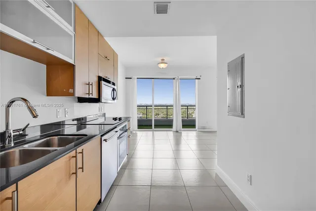 $2,450 | 60 Southwest 13th Street, Unit 2119, Miami, FL 33130