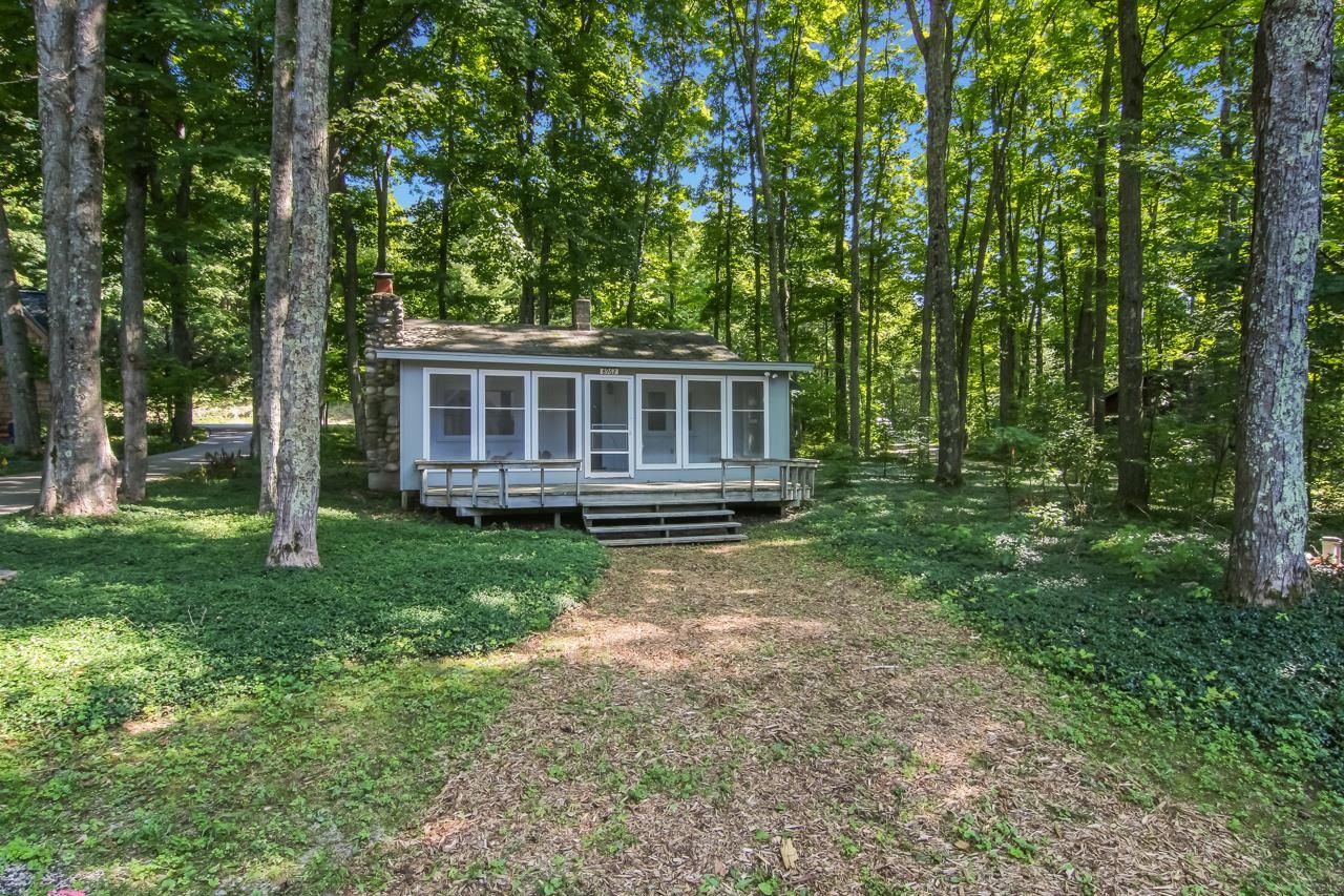 8964 South Dunns Farm Road Maple City, MI 49664 - Photo 61 of 68 1914051-60.JPG