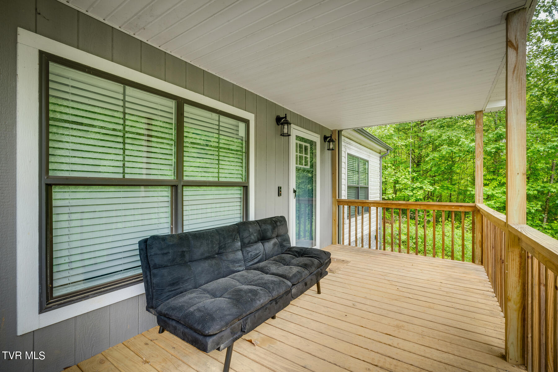 343 Butcher Valley Road Rogersville, TN 37857 - Photo 4 of 36 004