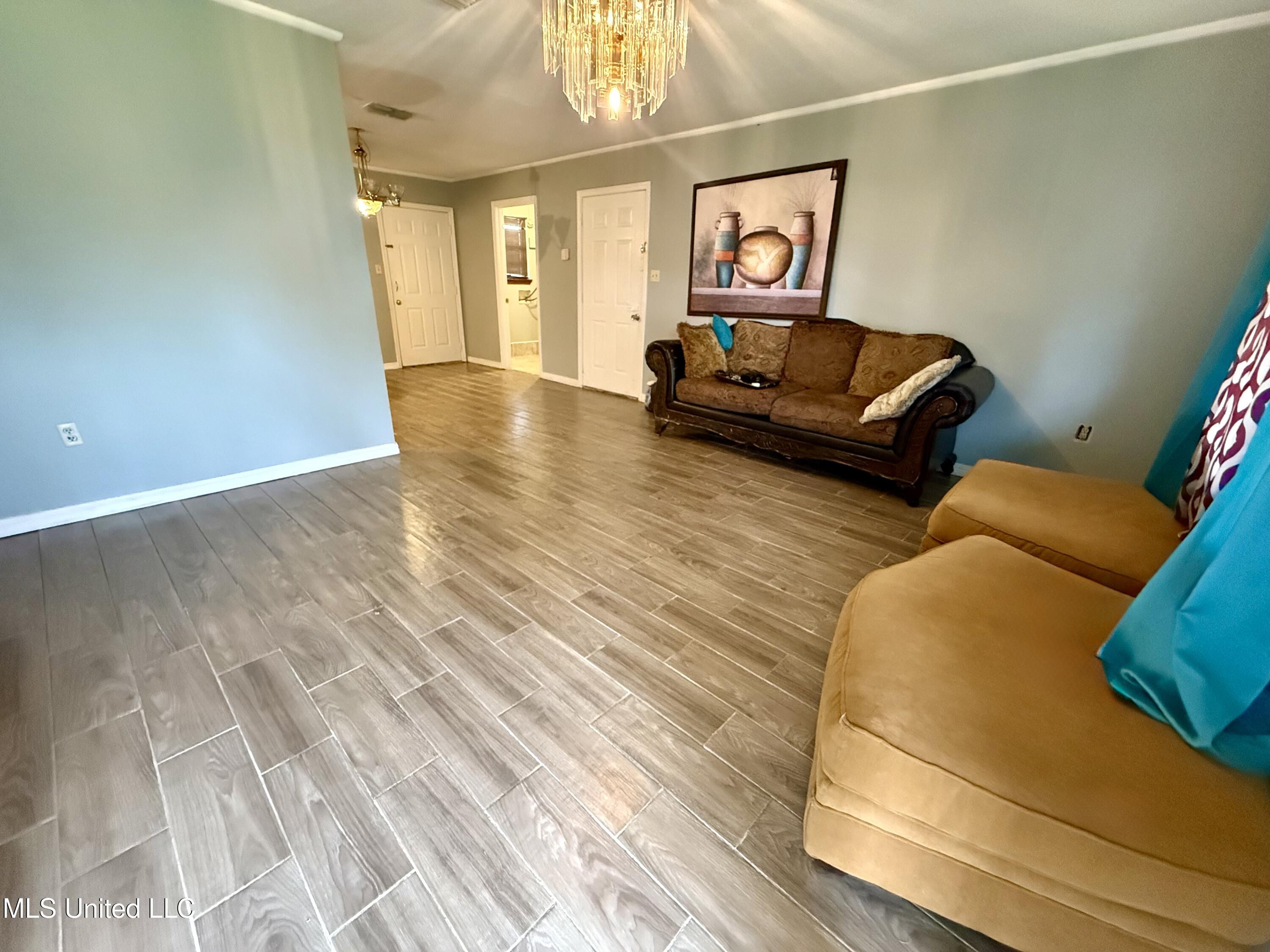 312 Oak Grove Road Tylertown, MS 39667 - Photo 4 of 16 IMG_1534