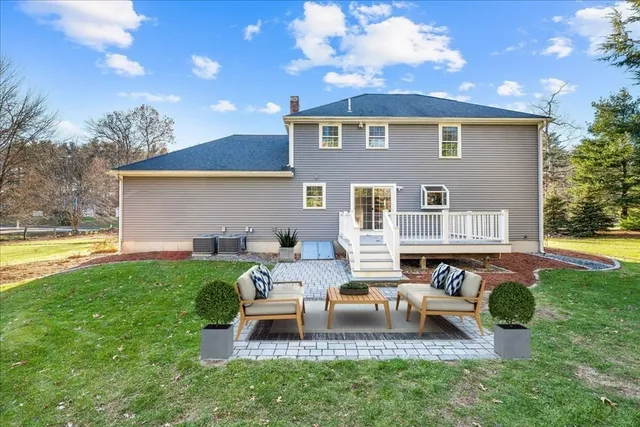 $895,000 | 2 Kayla Drive, Franklin, MA 02038