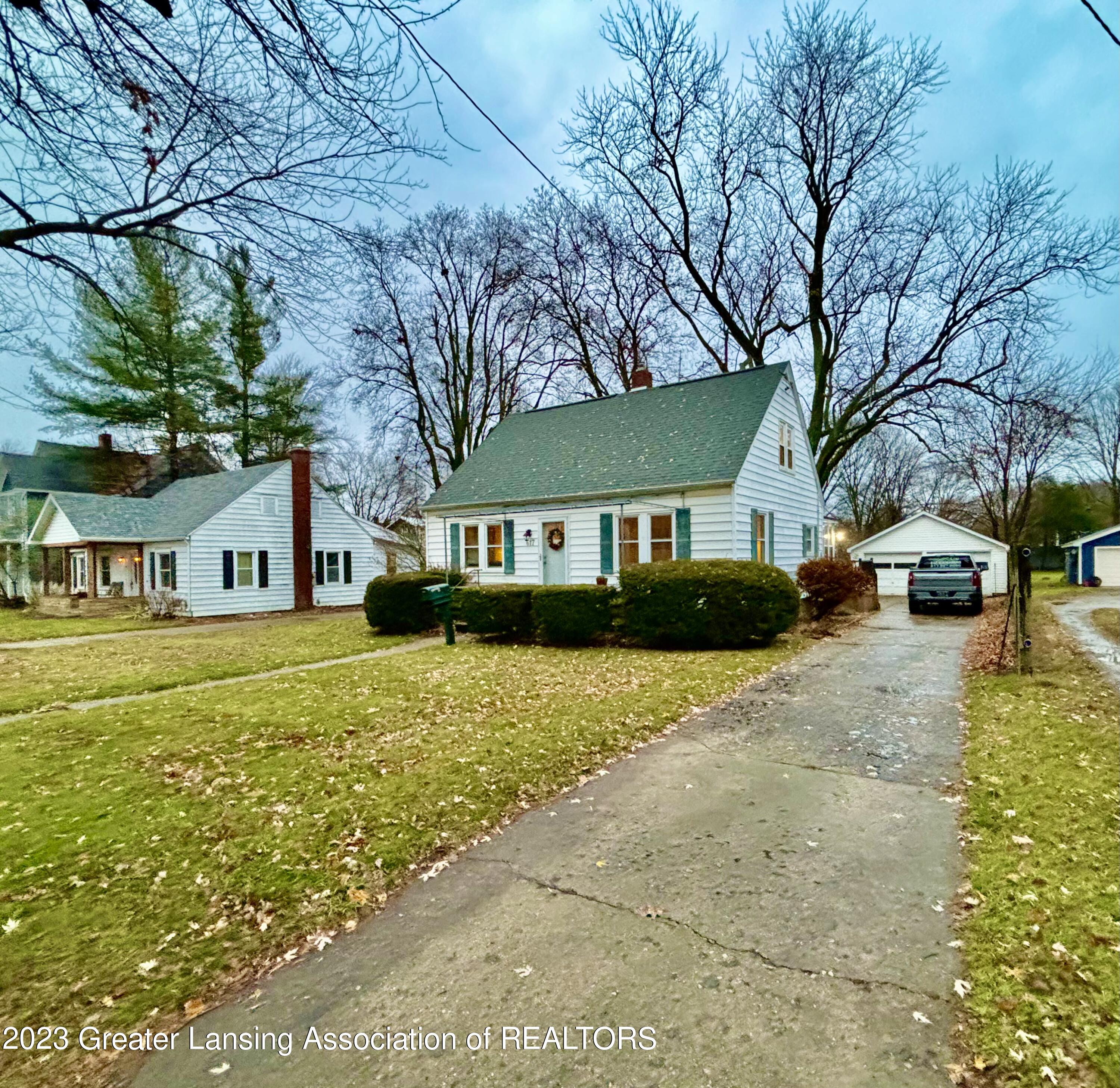 617 South Cochran Road Charlotte, MI 48813 - Photo 2 of 47 IMG_1092