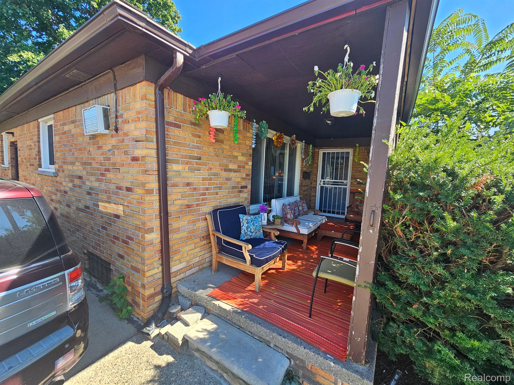 19216 Lahser Road Detroit, MI 48219 - Photo 2 of 15 Gallery Image 2