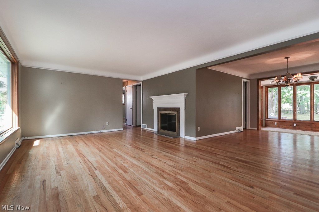 2135 Miami Road Euclid, OH 44117 - Photo 5 of 23 Living room